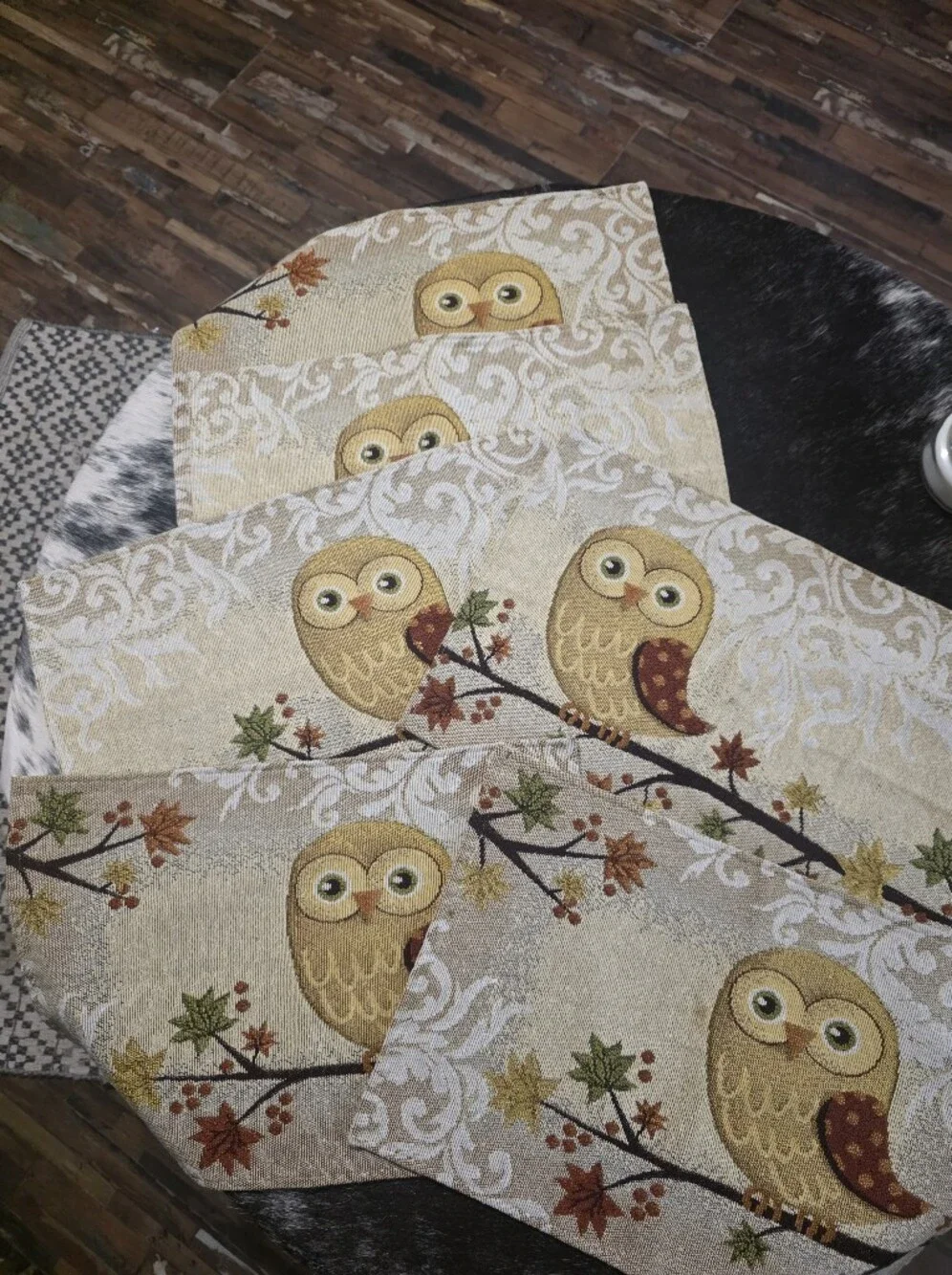 6 Embroidered Owl Decorative Placemats